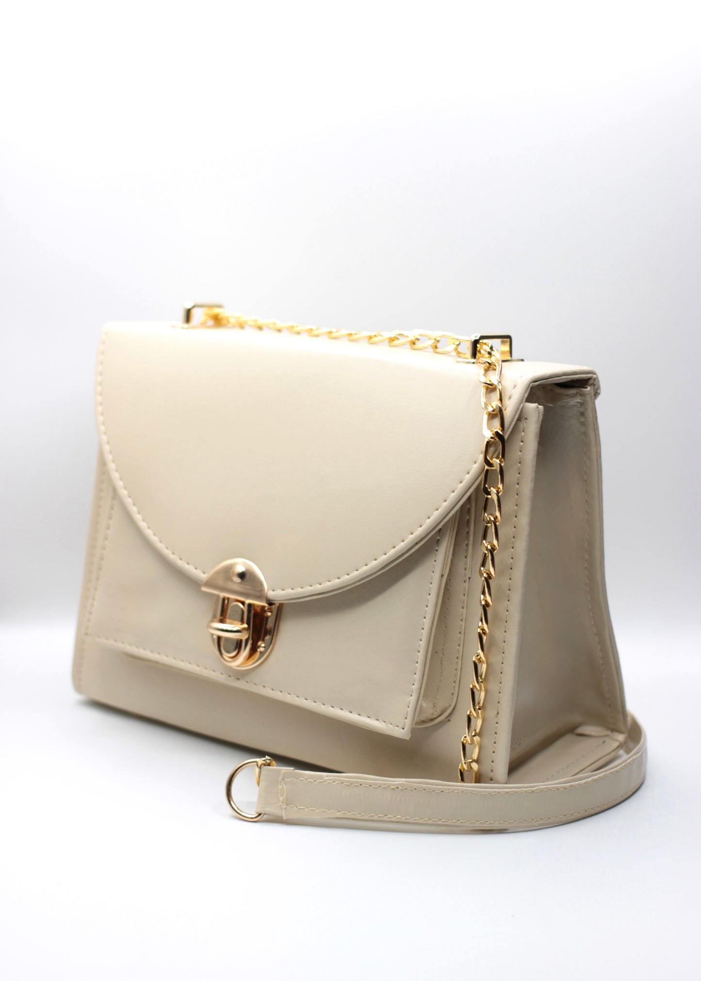 Nova -Charm Chain Bag- Beige
