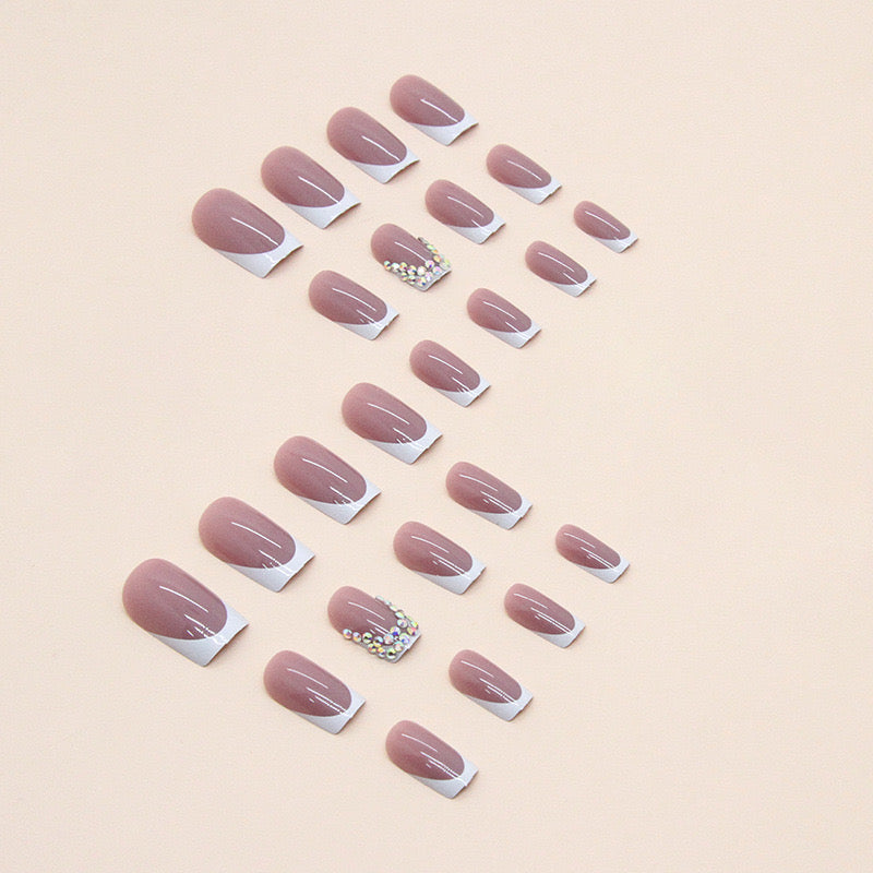 Diamante nails-649-FREE Nail-kit included with this Nails pack-CL