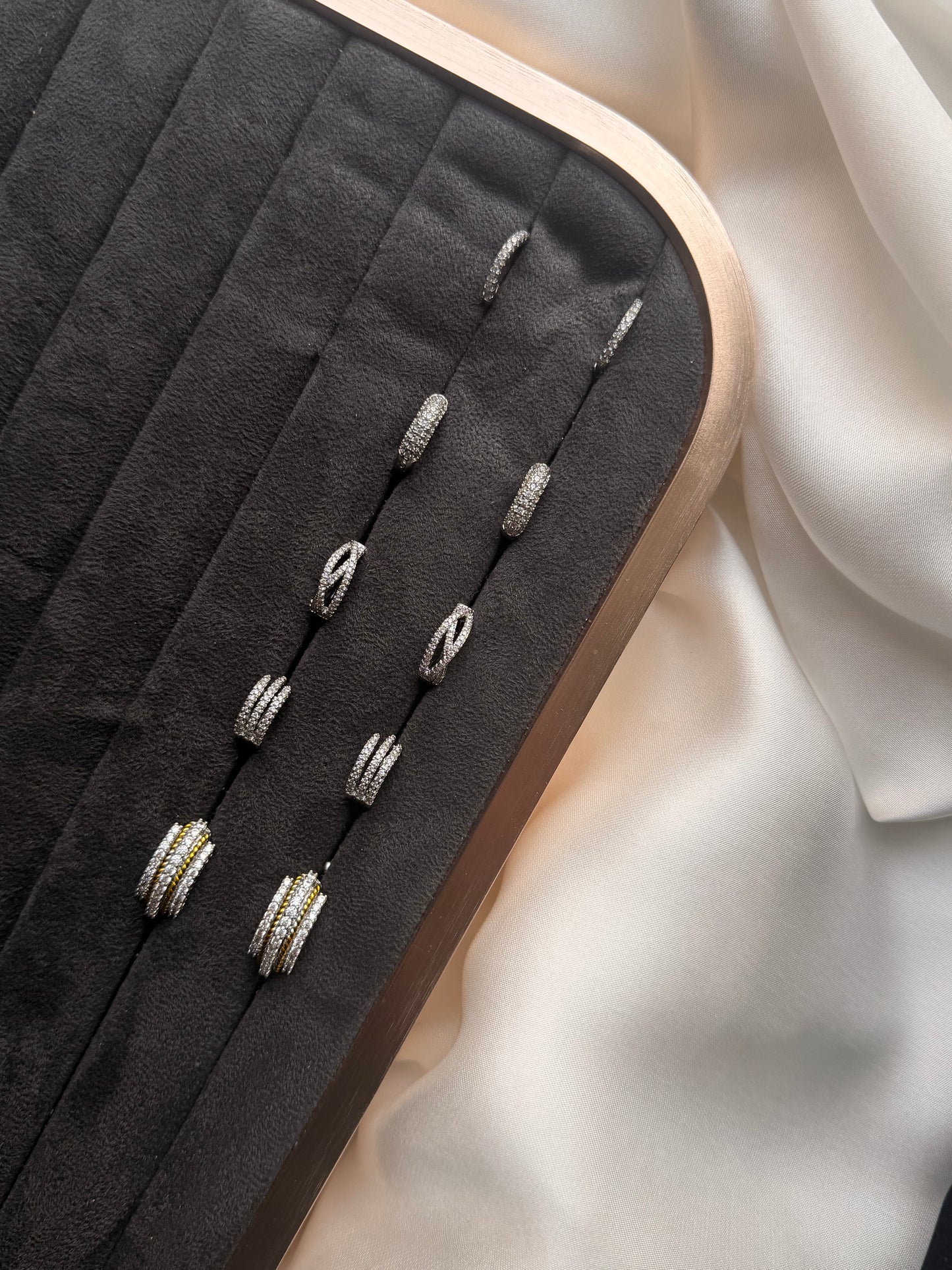 Queen’s Choice Stud Earrings (N215)