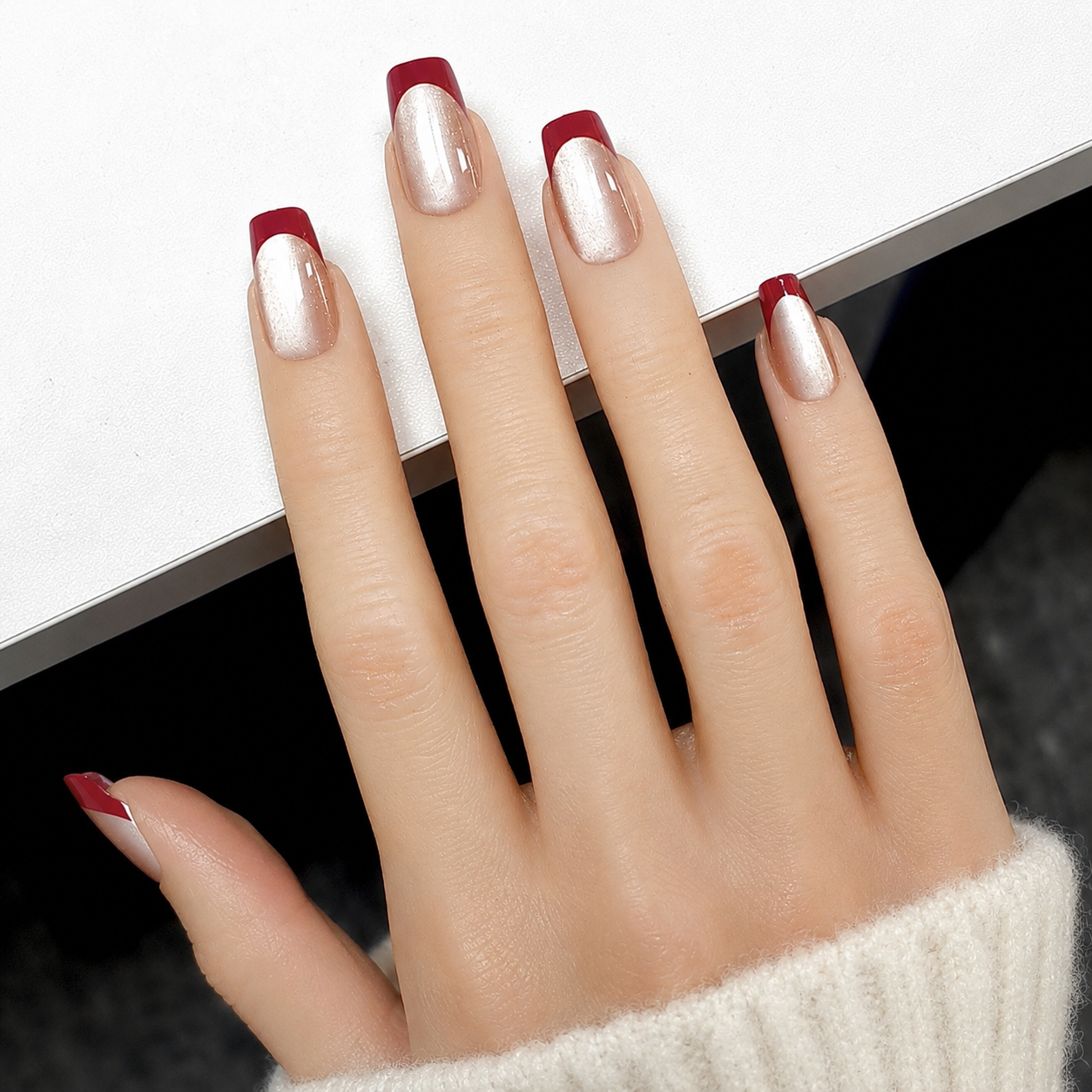 Nails-099-Cat Eye Reflection Premium Red Tip Nails