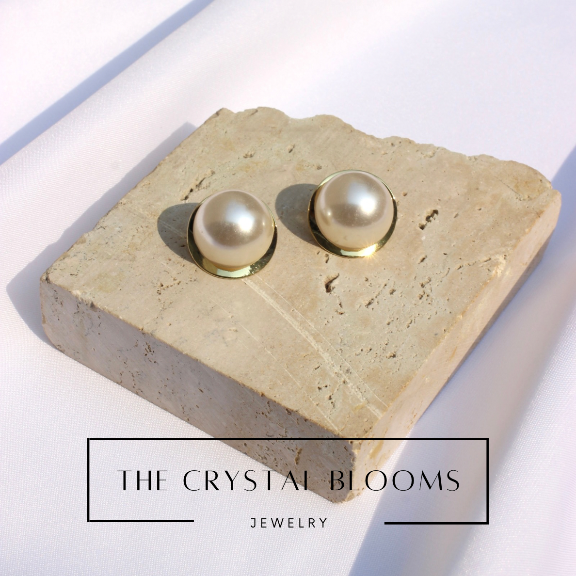 JEarrings gold statements studs-701