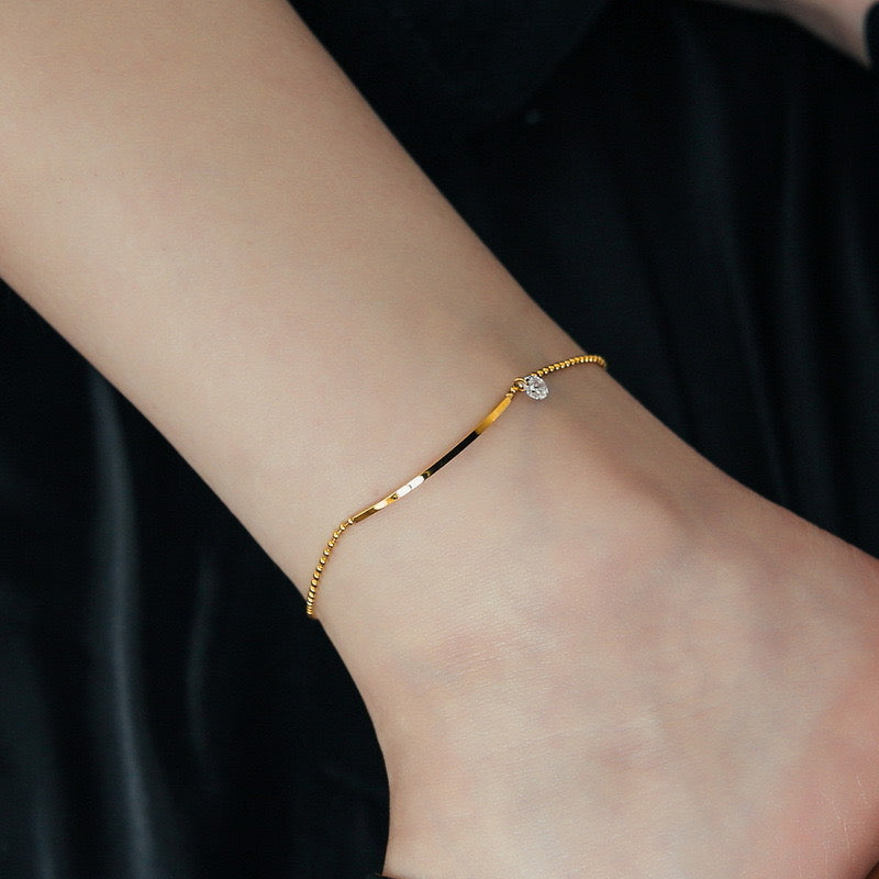 JBracelet/anklet (Stainless Steel) 18K Gold plated) Anti Tarnish Everyday wear Sleek Chain Bracelet -413-OM