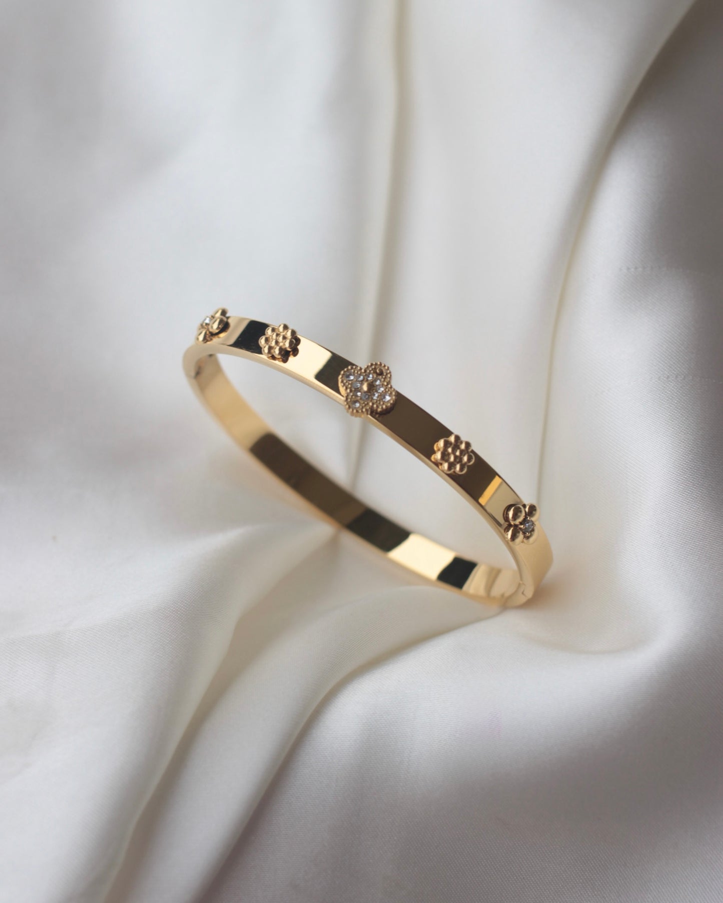 JBracelet- Non Tarnish - 24K Gold plated Anti Tarnish Everyday wear Bracelet