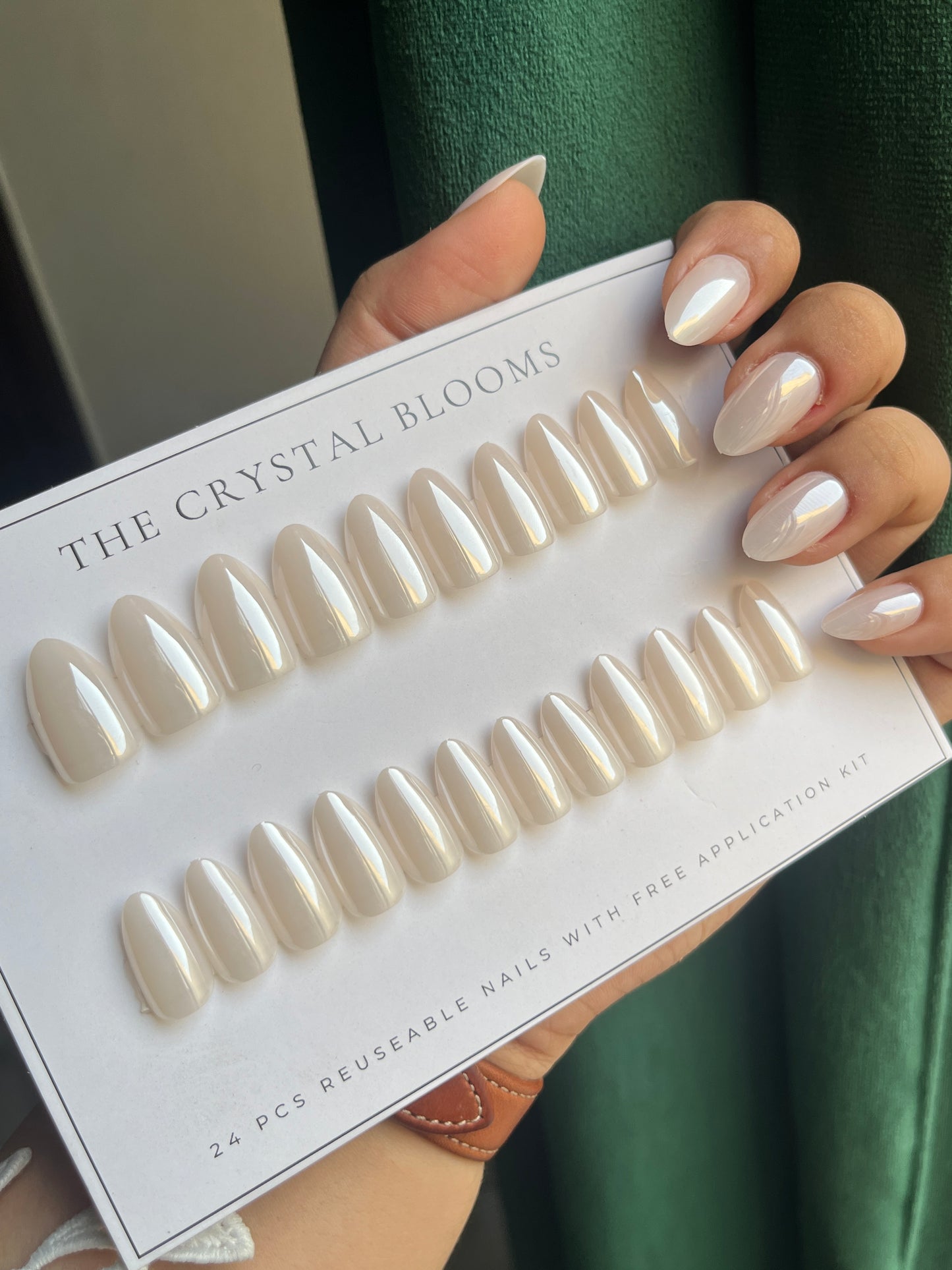 Nails-05-PREMIUM (Hailey pearl nails) - white chrome/glazed nails