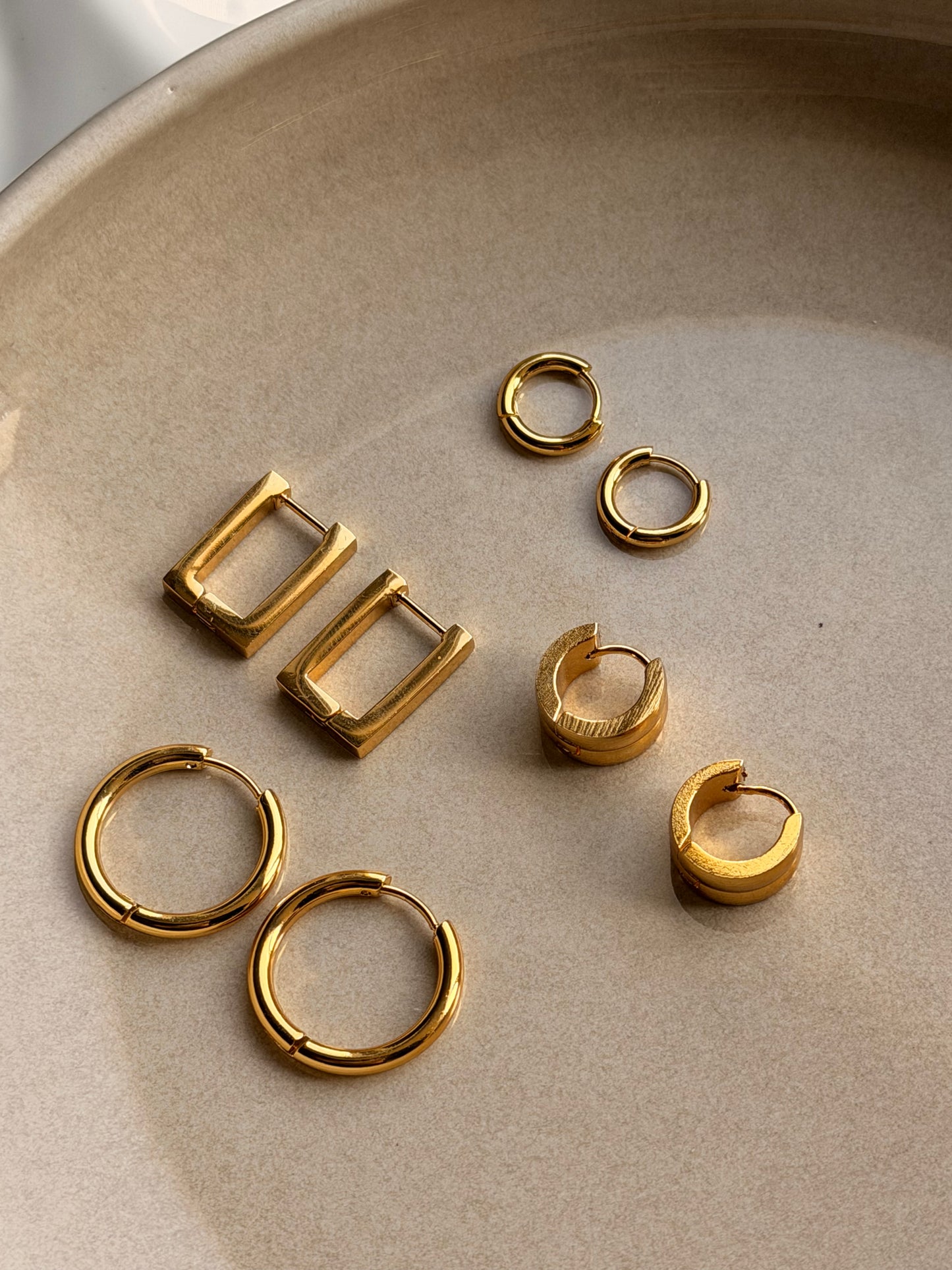 Chic Crystal Stud Earrings (N209)