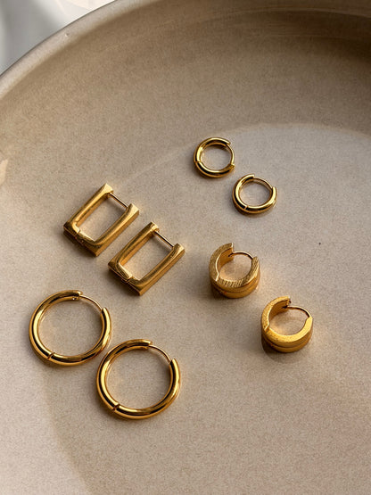 Chic Crystal Stud Earrings (N209)