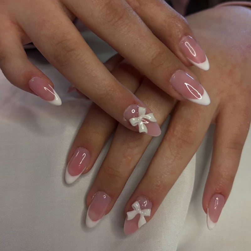 Nails-4273- Almond 3D nails