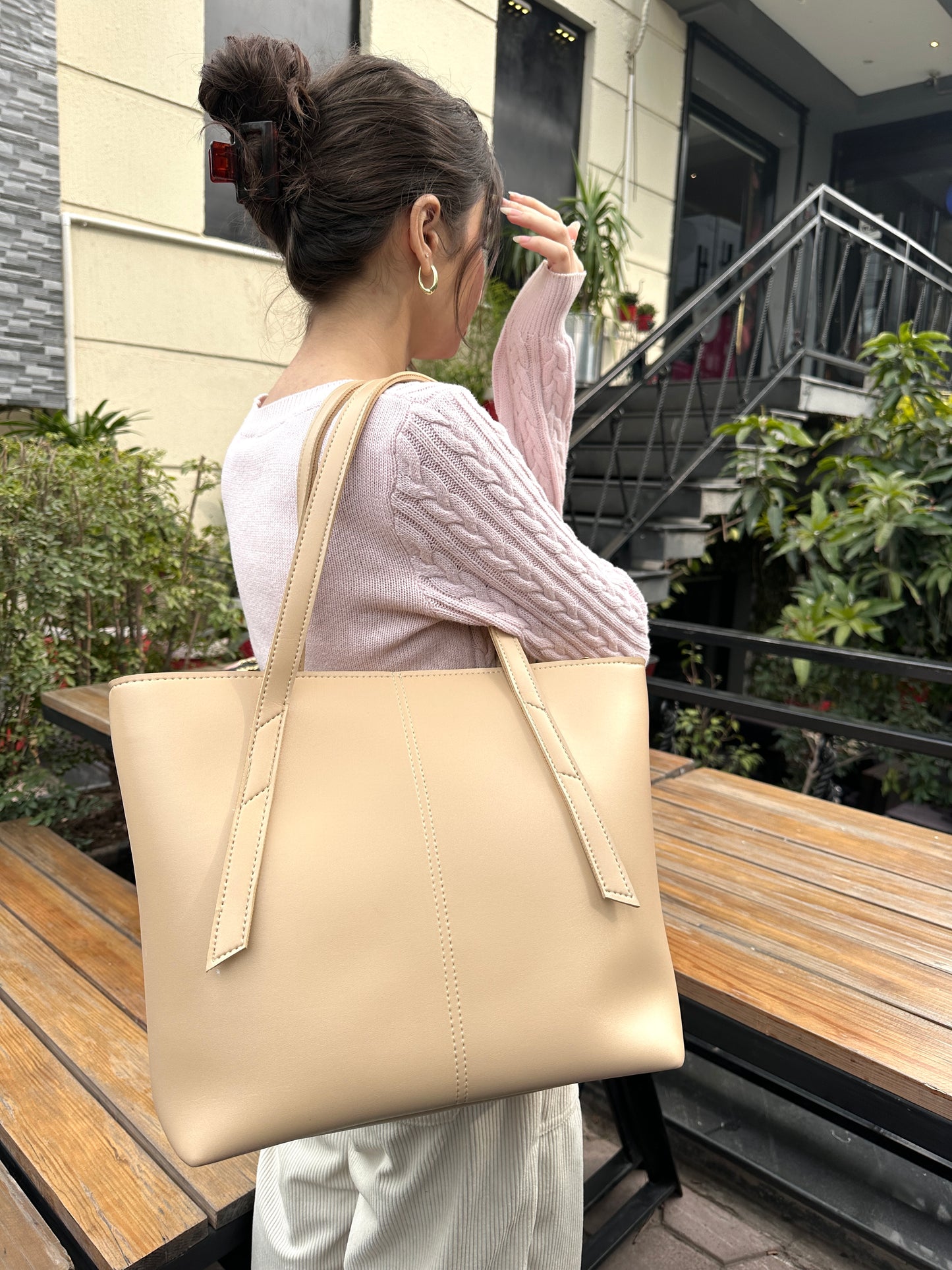 Charm - Timeless Comfort Tote- Cream