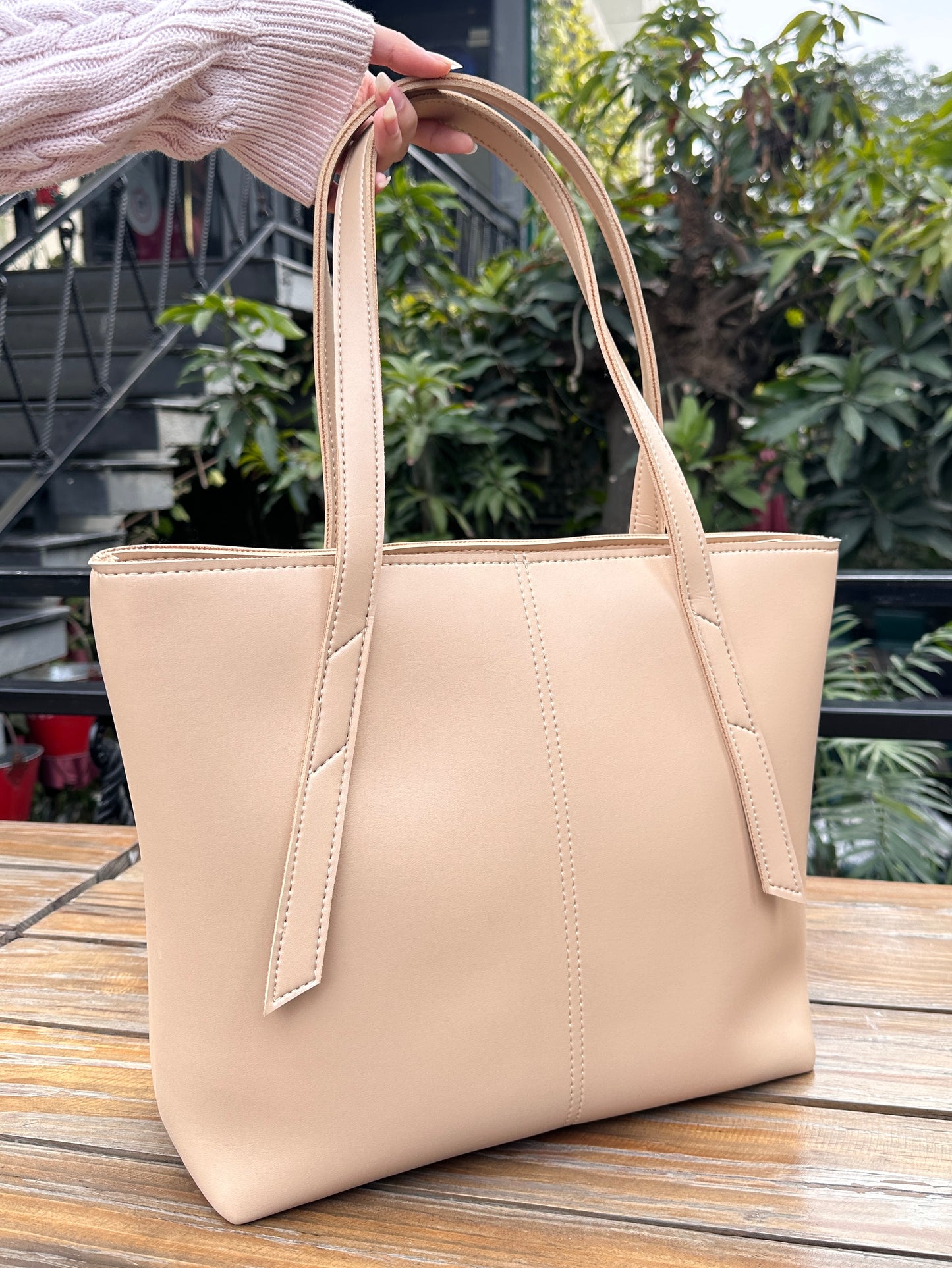 Charm - Timeless Comfort Tote- Cream