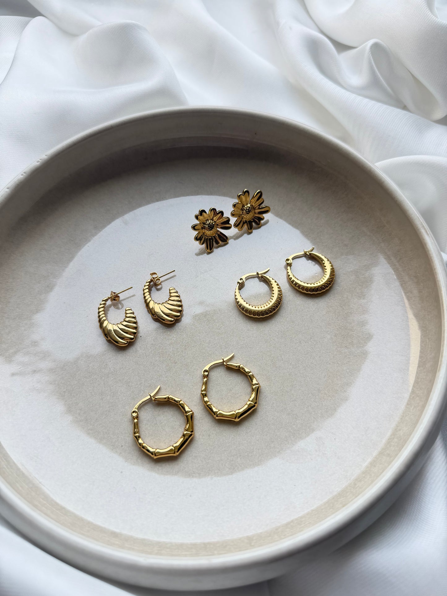 Luxe Halo Stud Earrings (N227)