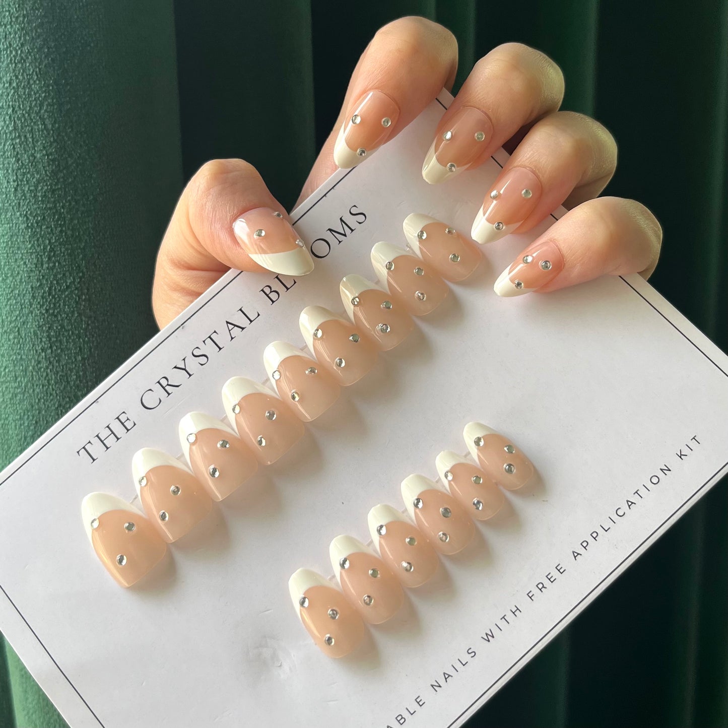 [PREMIUM] Nails-19SJS- Cateye 3D Almond nails- Free 24pc Sticker Sheet included