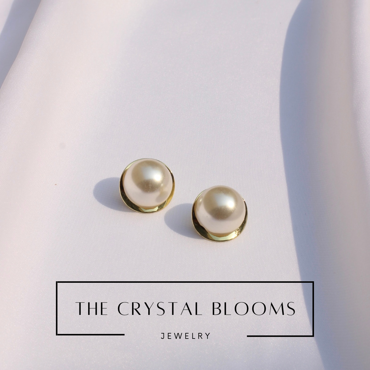 JEarrings gold statements studs-701